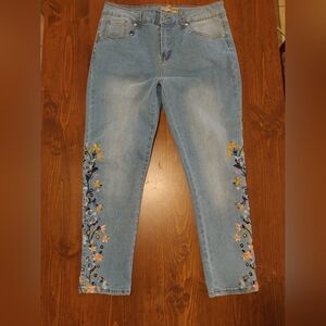 Embroidered Light Blue Cropped Women’s Jeans